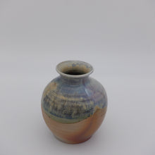 Load image into Gallery viewer, Vase in rutile
